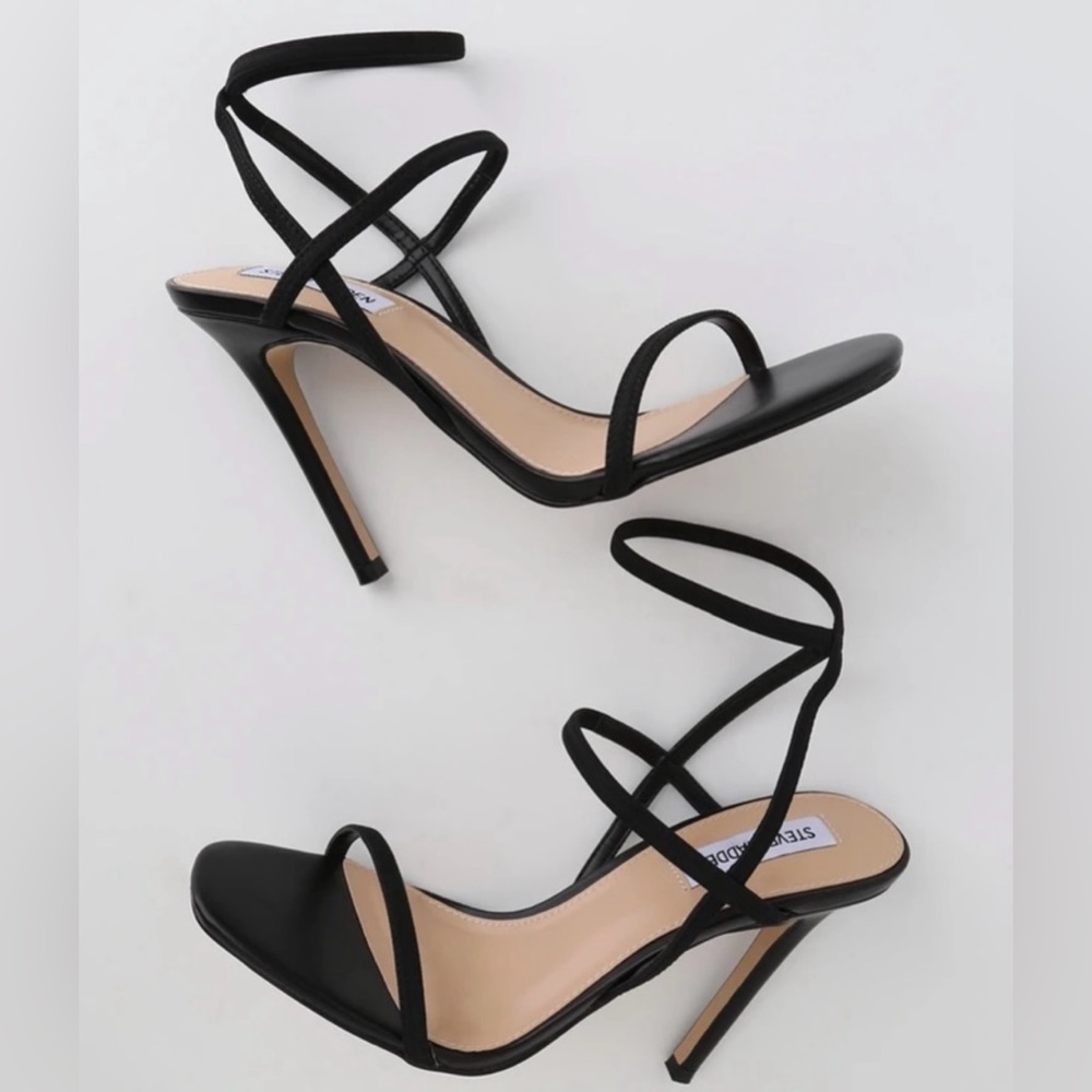 Like New Steve Madden Black Nectur Strapped Heels
